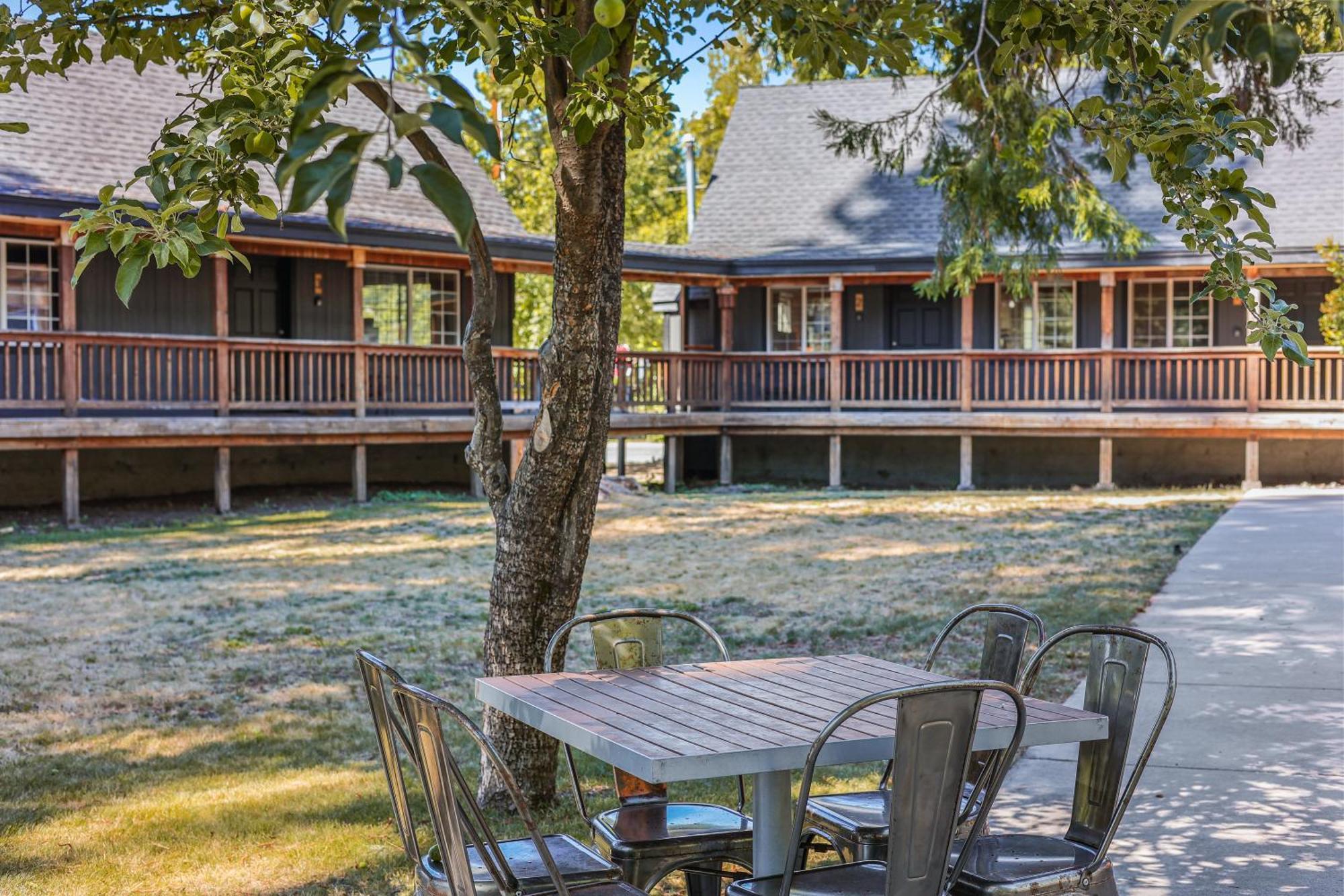 McCloud Shasta View Lodge מראה חיצוני תמונה