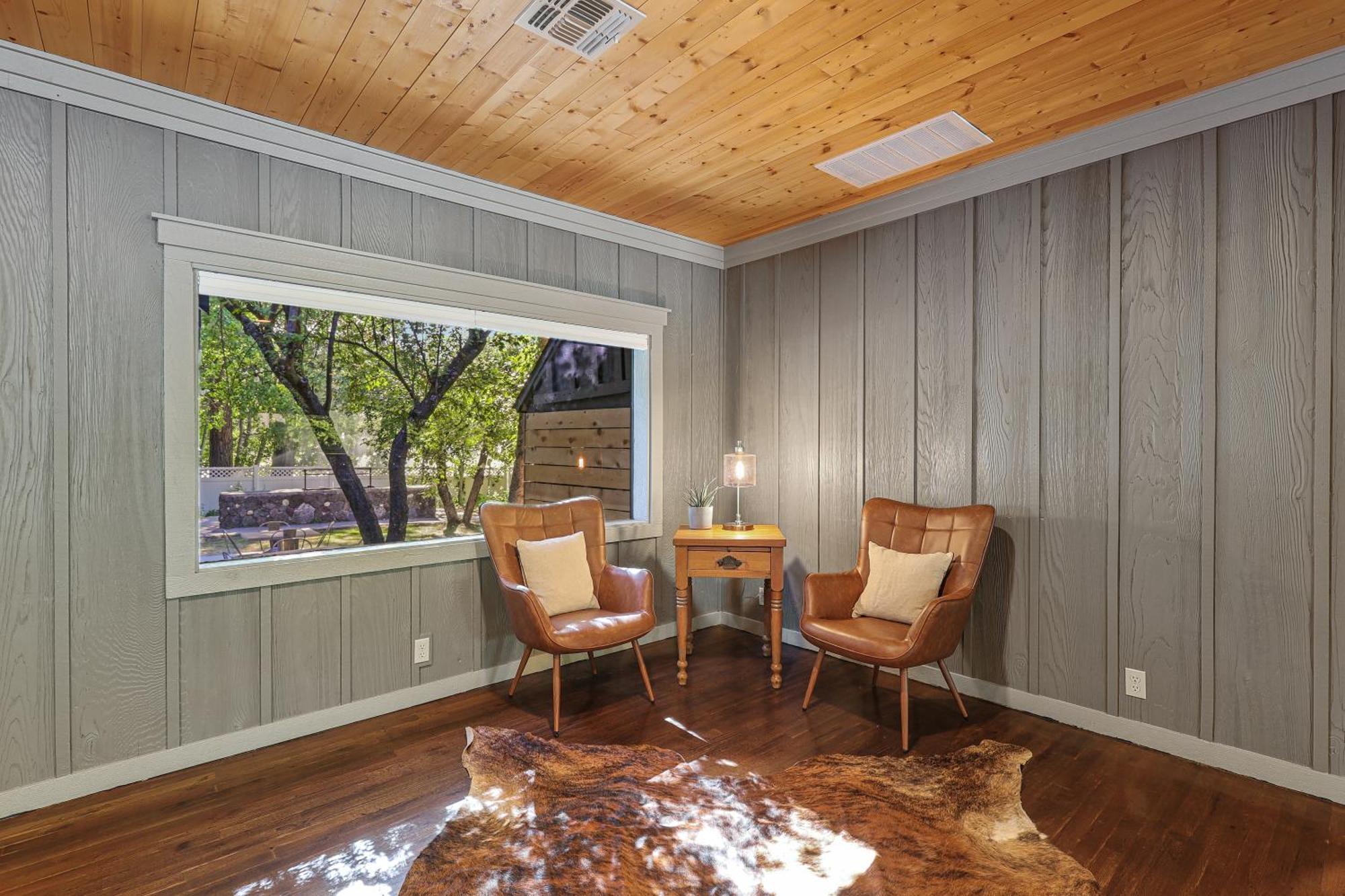 McCloud Shasta View Lodge מראה חיצוני תמונה