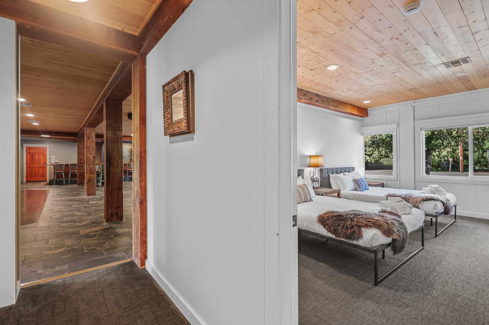 McCloud Shasta View Lodge מראה חיצוני תמונה