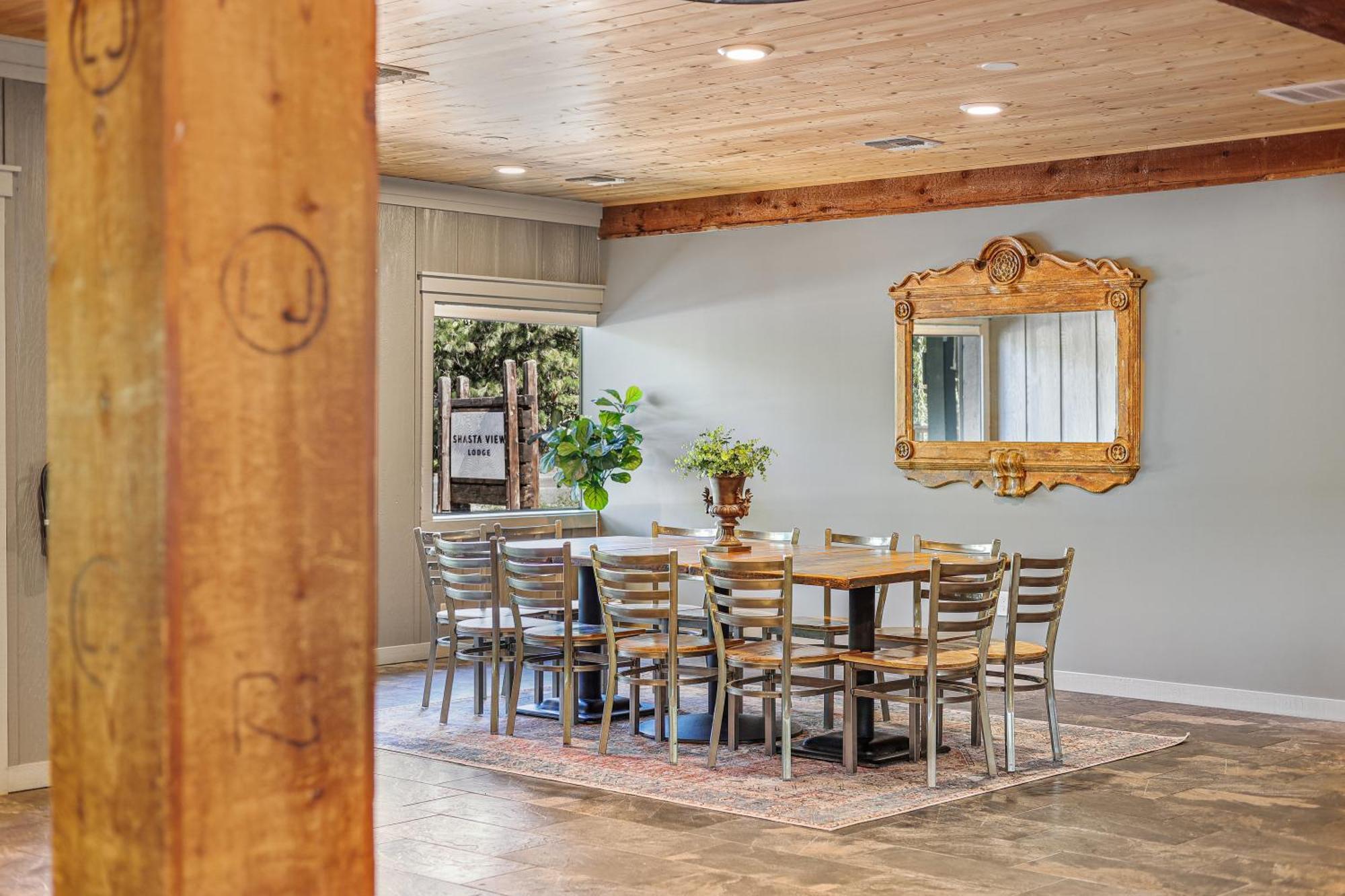 McCloud Shasta View Lodge מראה חיצוני תמונה