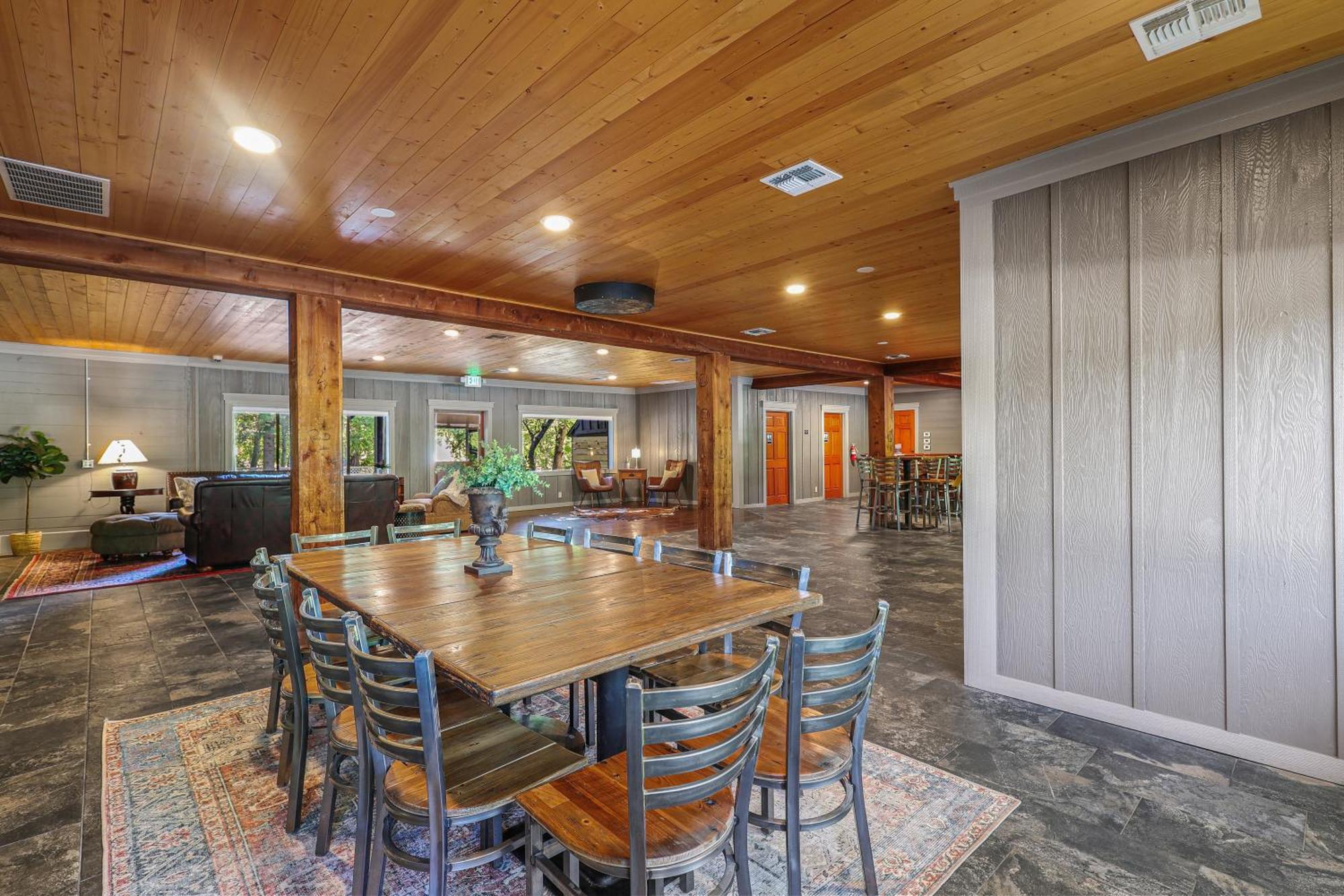 McCloud Shasta View Lodge מראה חיצוני תמונה