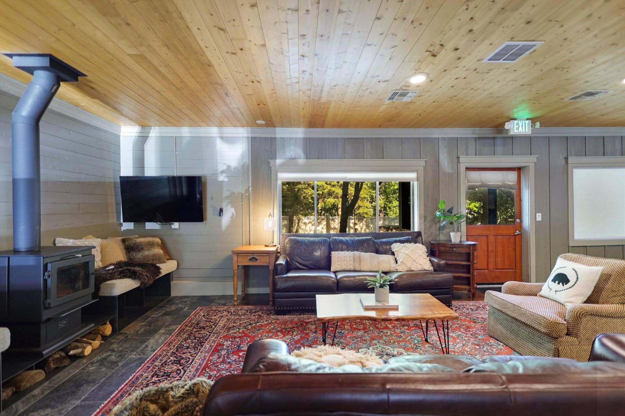 McCloud Shasta View Lodge מראה חיצוני תמונה
